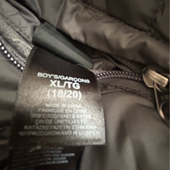 The North Face Kids Charcoal Hooded Jacket - Picture 4 of 4